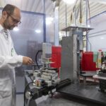 LynXes Innovation Németh Zoltán a HUN-REN Wigner FK egyik laboratóriumában