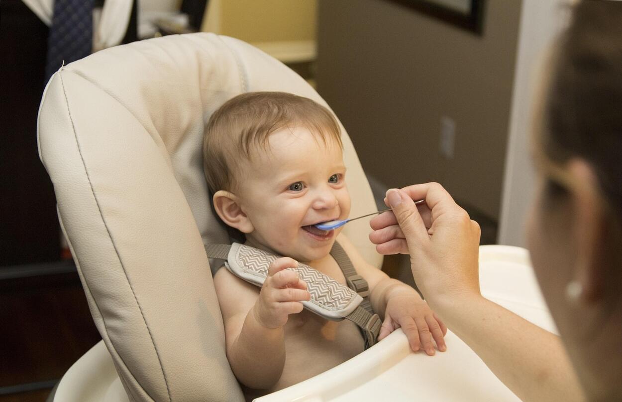 hozzátáplálás babáknál