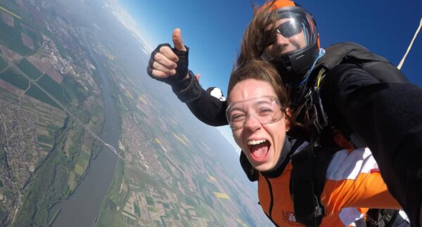 ejtőernyős ugrás tandemugrás ajándékba